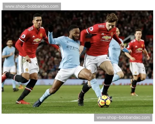 曼彻斯特的天空之城：曼联vs曼城最新博弈，红蓝之争下的足球新秩序